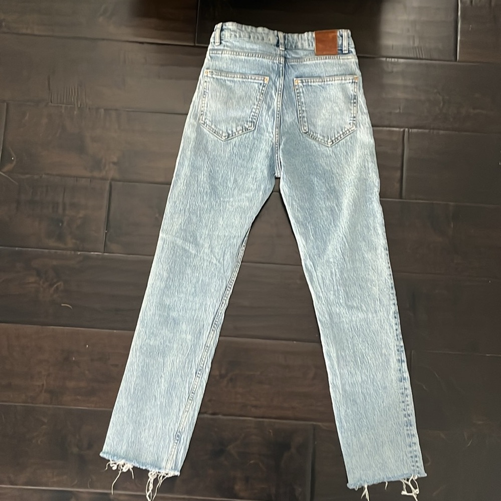Zara High Rise Light Blue Jeans - Picture 4 of 10
